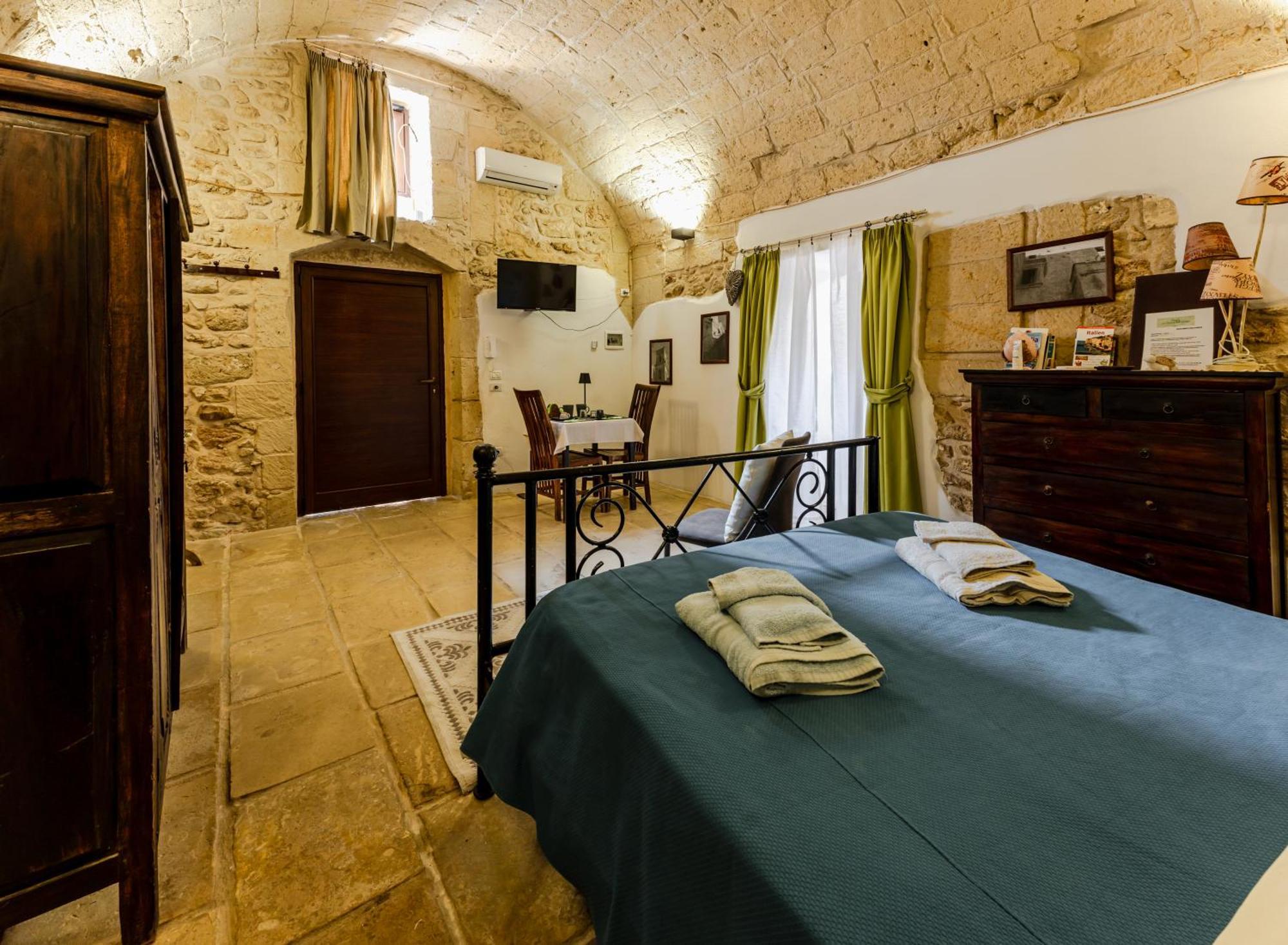 La Dimora Delle Grazie Bed & Breakfast San Cesario di Lecce Bagian luar foto